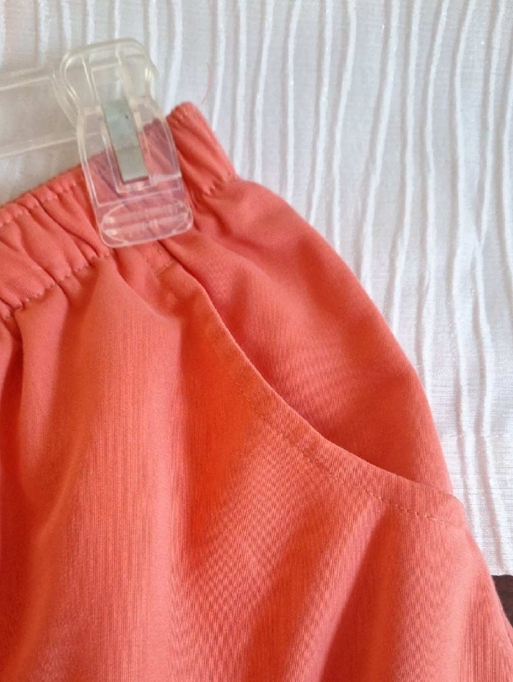 Kim Rogers Coral Capri Pants - Picture 4 of 4